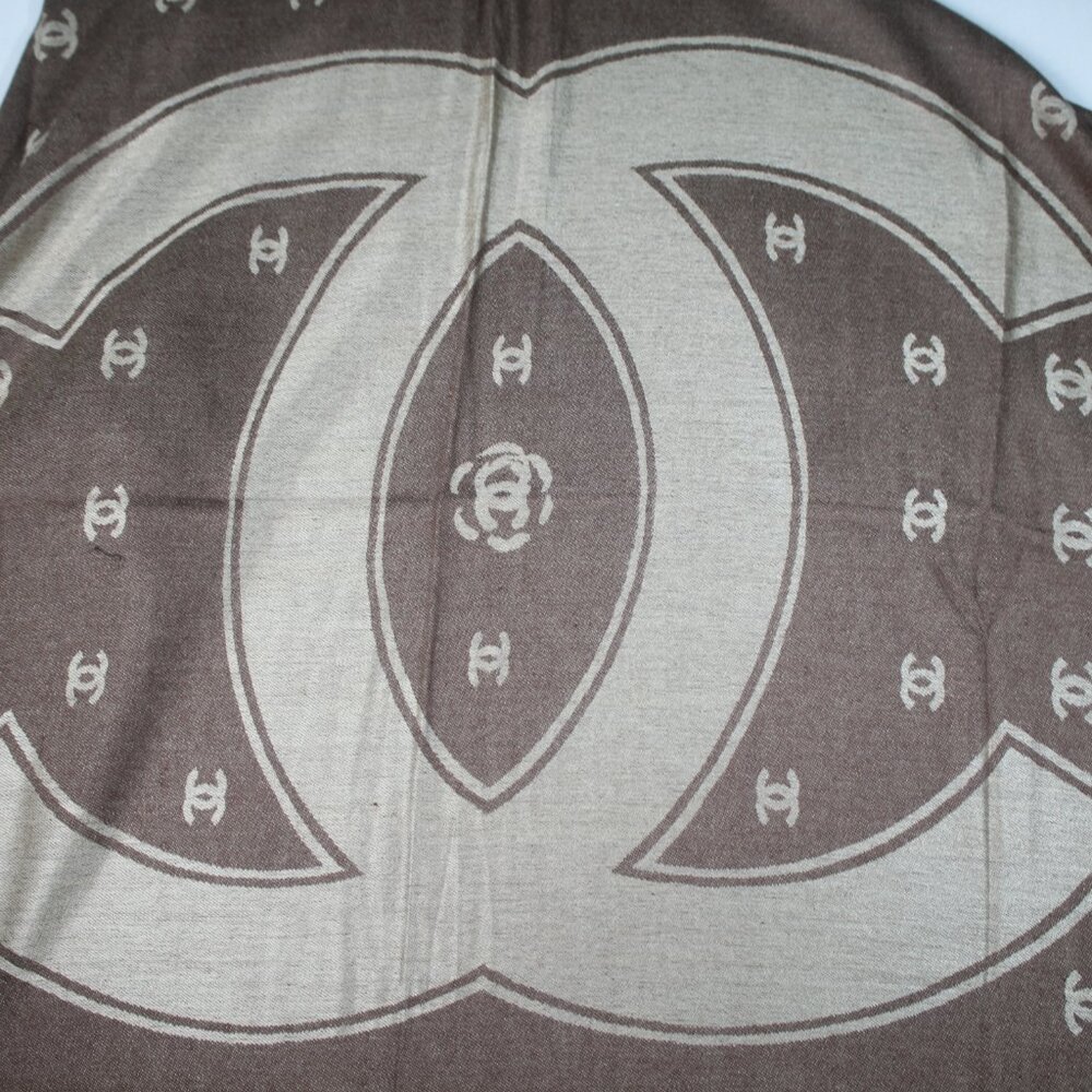 Authentic Chanel Scarf wrap stole 65% Cashmere 35% Silk Brown Used - Picture 4 of 10